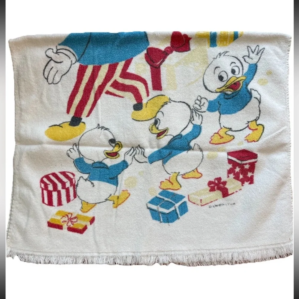 Walt Disney productions Wamsutta heritage 1970s all cotton bath towel‎ 39”x23”